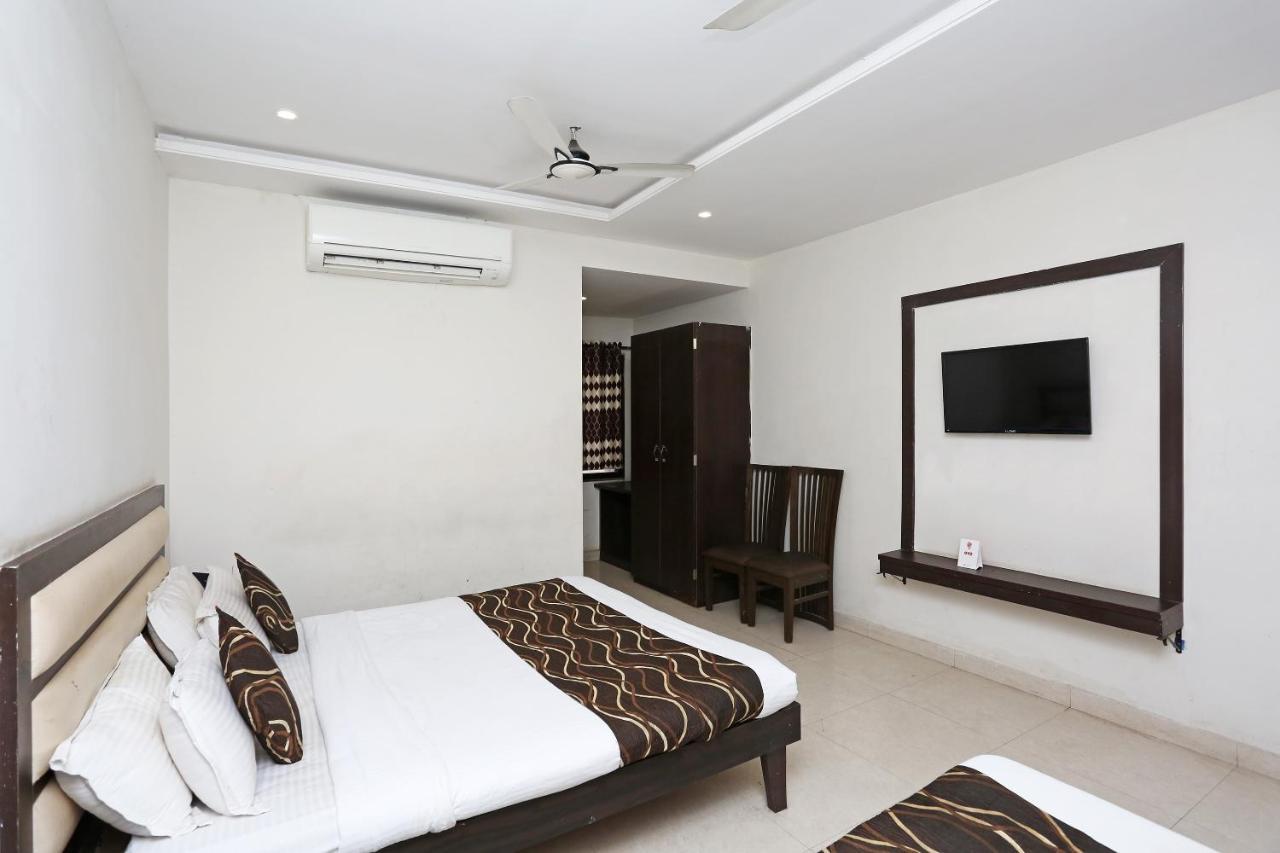 Oyo 6359 Hotel Mezbaan Regency Rāipur Værelse billede